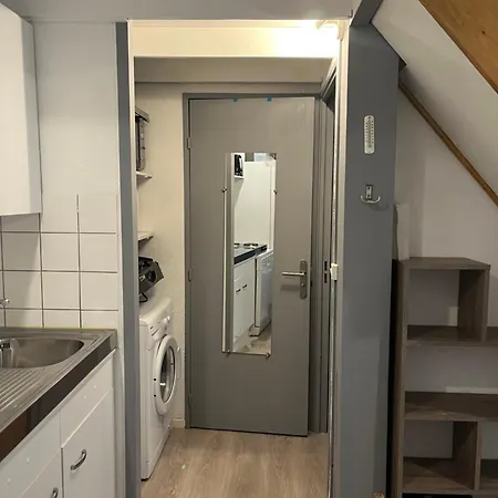 A Deux Pas Du Courant *