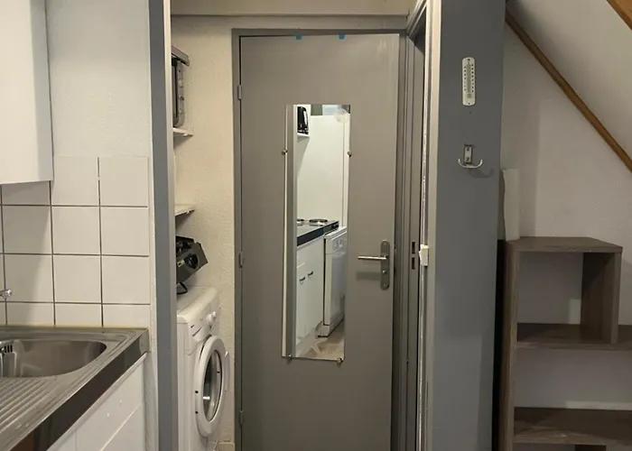 A Deux Pas Du Courant *