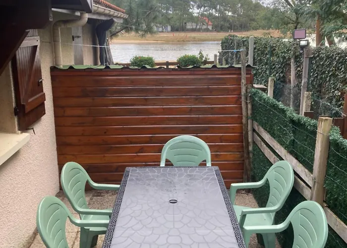 A Deux Pas Du Courant